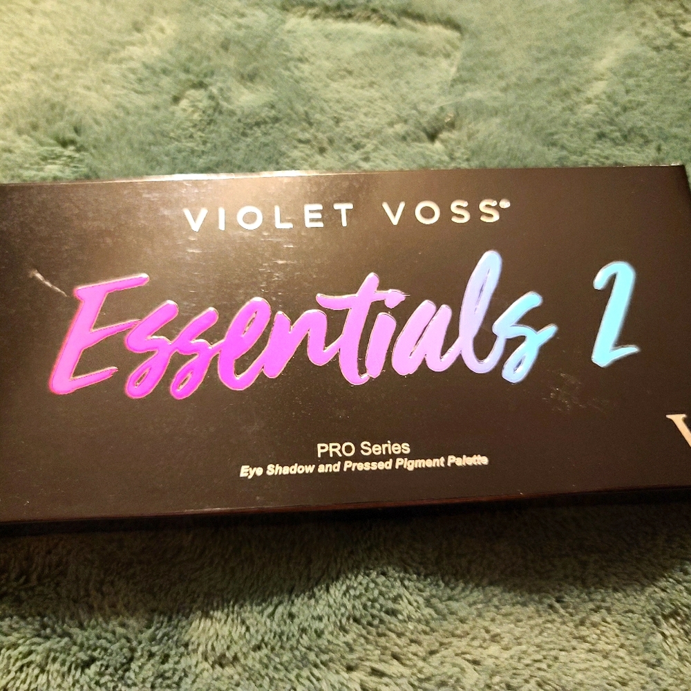 Violet Voss Essentials 2